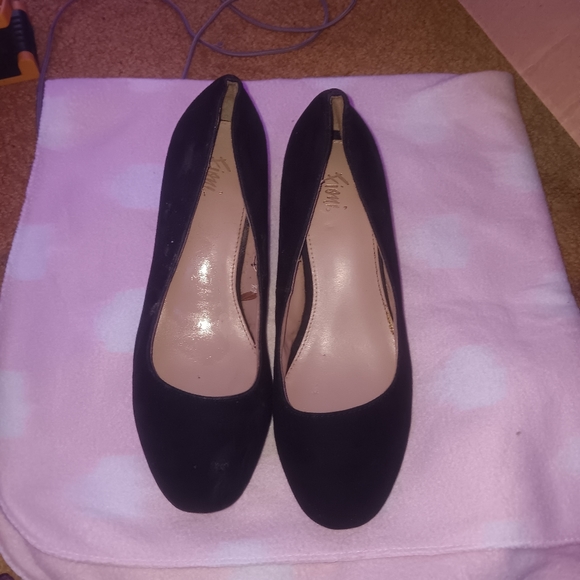 Dress Shoes - Picture 2 of 5